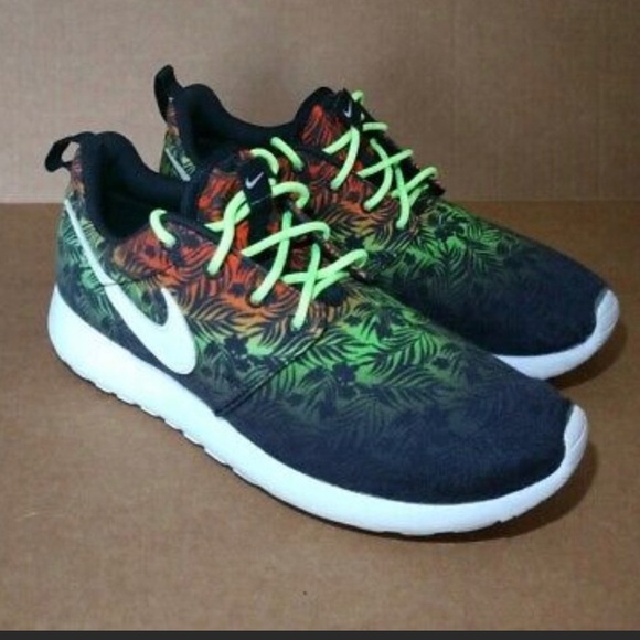 Nike roshe run gs floral tropical print womens sho - Picture 1 of 3